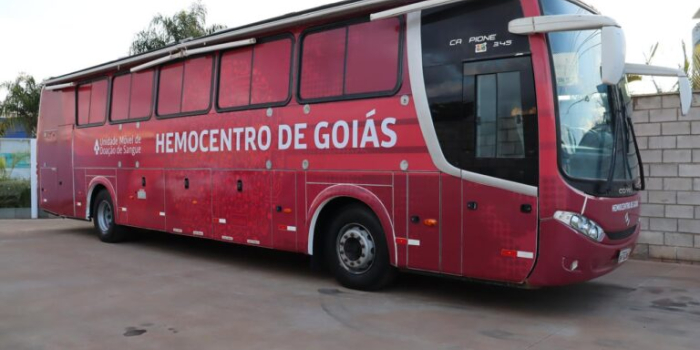 Unidade móvel do Hemocentro recebe doadores de sangue no Hugo